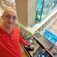 Деян Топалов